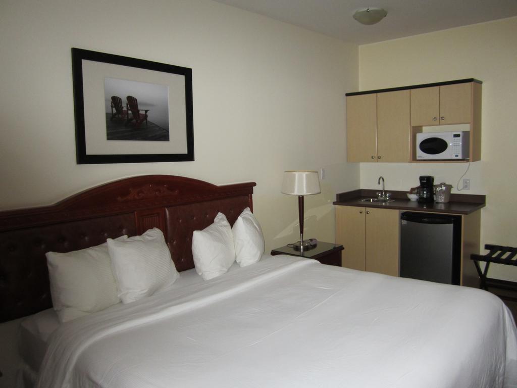 Trend Mountain Hotel & Conference Centre Tumbler Ridge Esterno foto