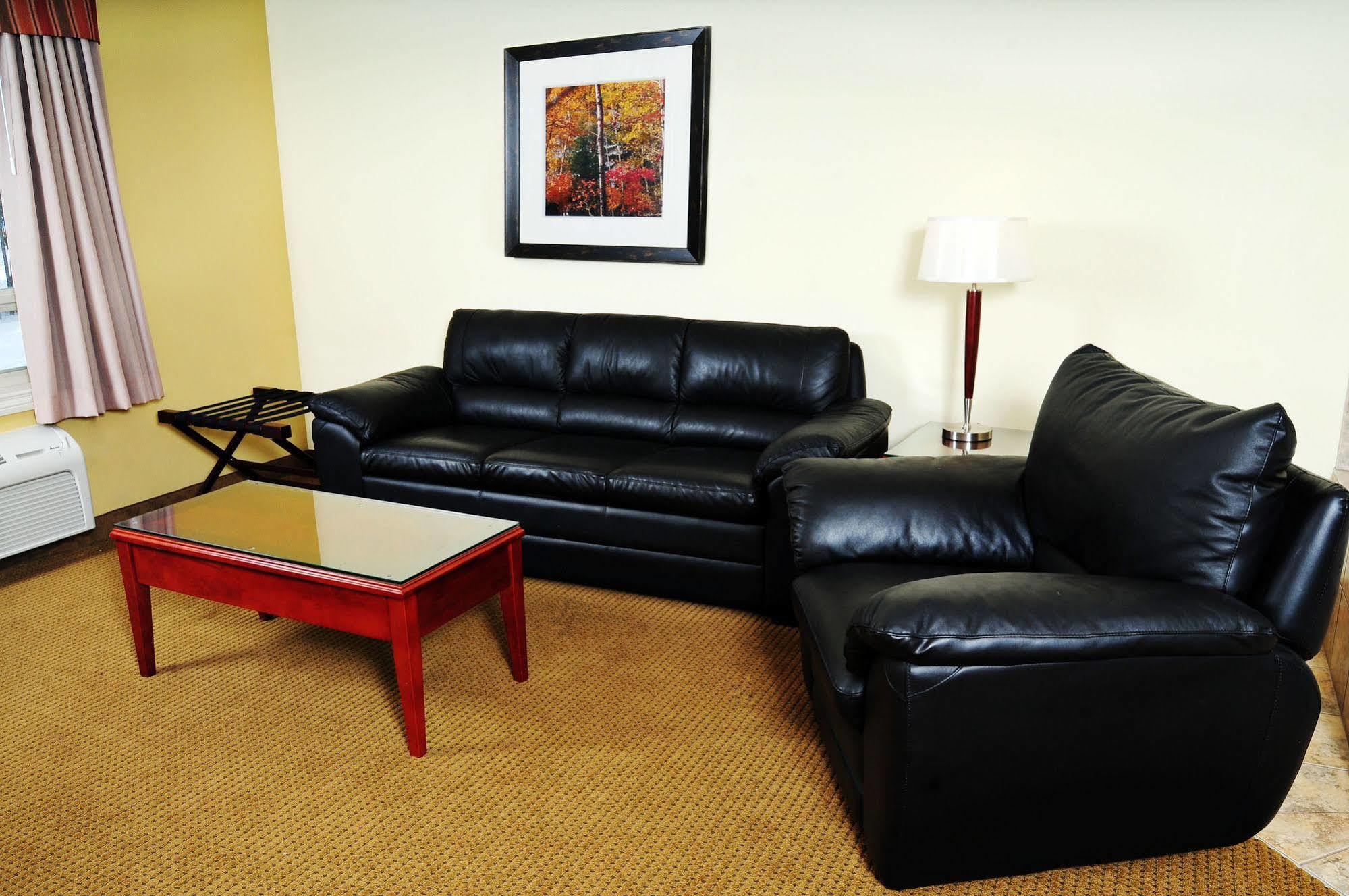 Trend Mountain Hotel & Conference Centre Tumbler Ridge Esterno foto